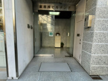 オフィスビル出入口