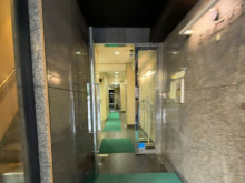 オフィスビル出入口