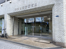 オフィスビル出入口