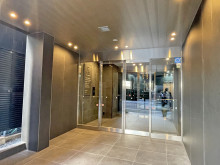 オフィスビル出入口