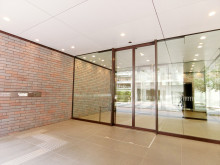 オフィスビル出入口