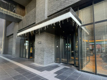 オフィスビル出入口