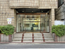 オフィスビル出入口