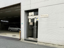 オフィスビル出入口