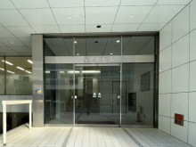 オフィスビル出入口