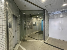 オフィスビル出入口