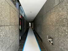 オフィスビル出入口