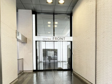 オフィスビル出入口