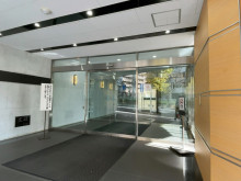 オフィスビル出入口