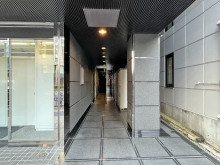 オフィスビル出入口