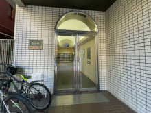 オフィスビル出入口