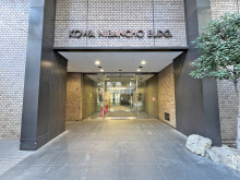 オフィスビル出入口