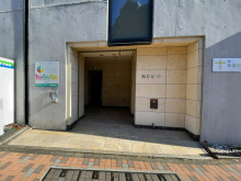 オフィスビル出入口