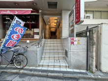 オフィスビル出入口