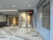 オフィスビル出入口