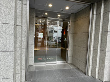 オフィスビル出入口