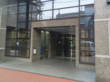 オフィスビル出入口
