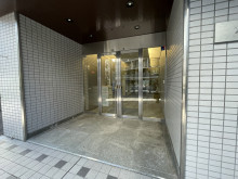 オフィスビル出入口