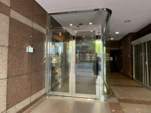 オフィスビル出入口