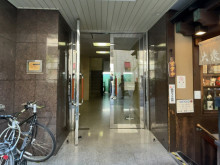 オフィスビル出入口