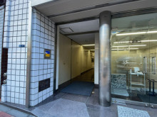 オフィスビル出入口