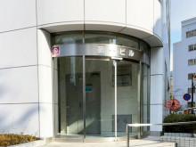 オフィスビル出入口