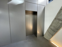 エレベーター（1基）