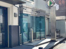 オフィスビル出入口