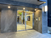 オフィスビル出入口