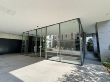 オフィスビル出入口