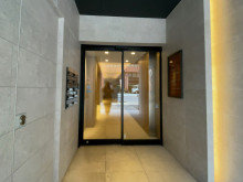 オフィスビル出入口