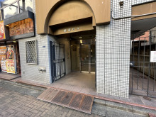 オフィスビル出入口