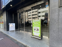 オフィスビル出入口