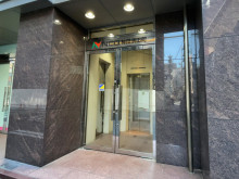 オフィスビル出入口