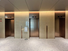 エレベーター（3基）