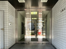 オフィスビル出入口