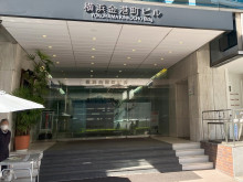 オフィスビル出入口