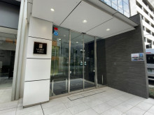 オフィスビル出入口