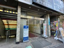 オフィスビル出入口