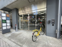 オフィスビル出入口