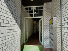 オフィスビル出入口