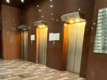 エレベーター(3基)