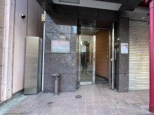 オフィスビル出入口