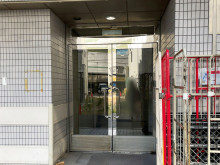 オフィスビル出入口