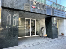 オフィスビル出入口