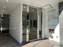 オフィスビル出入口