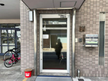 オフィスビル出入口