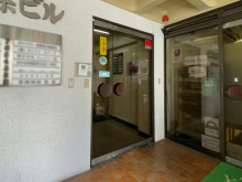 オフィスビル出入口