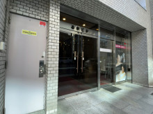 オフィスビル出入口