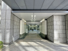 オフィスビル出入口